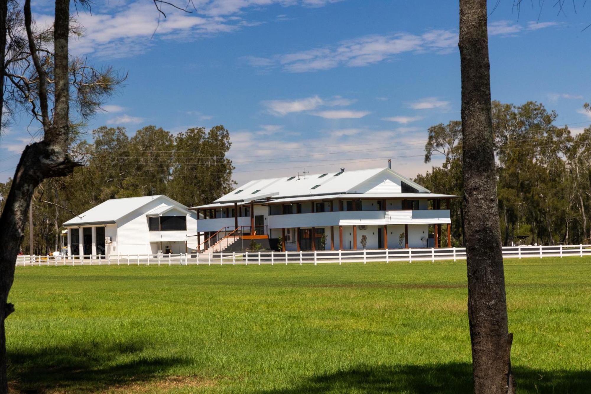 Вілла Neat Acres Farmhouse Darawank Екстер'єр фото